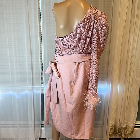 LAVISH ALICE Sequined One Shoulder Dress - Picture 8 of 12
